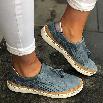 Effortless and airy slip-on shoes