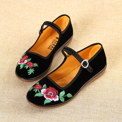 Embroidered orthopaedic shoes with soft bottom