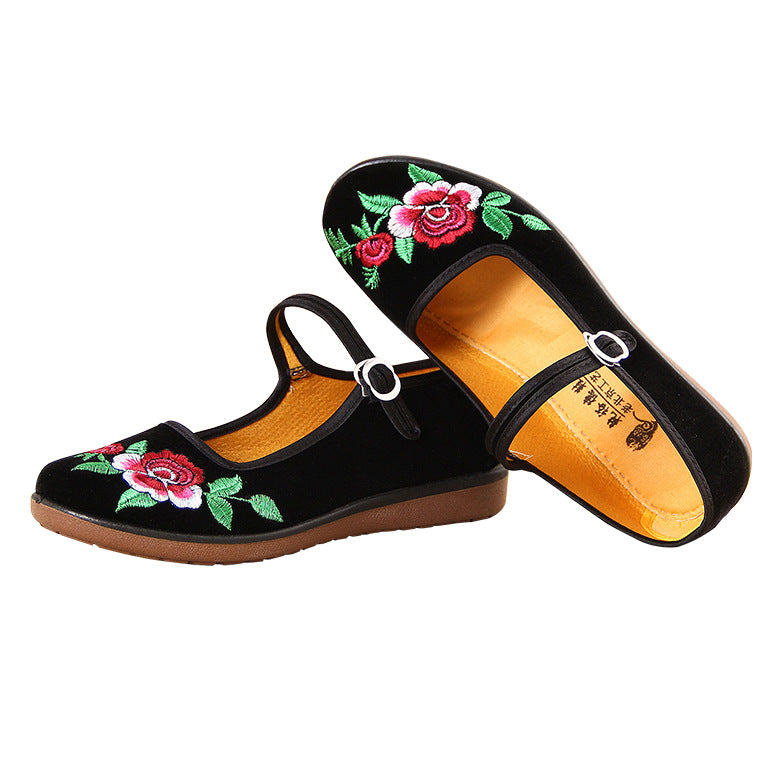 Embroidered orthopaedic shoes with soft bottom