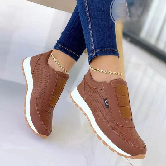 Fashionable casual sports shoes