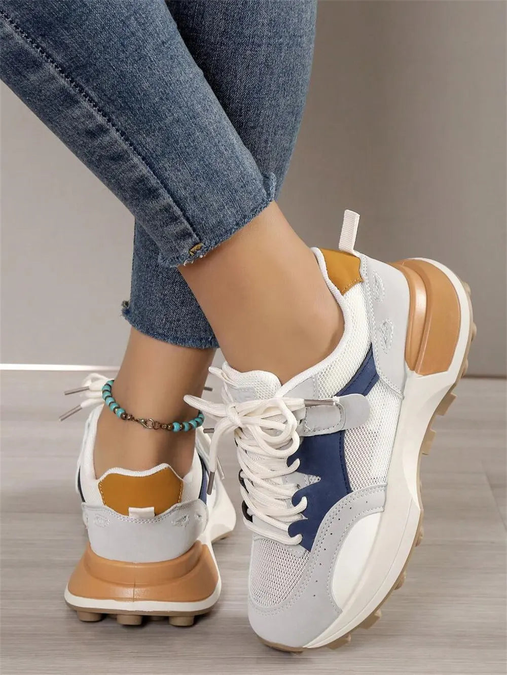 Supportive and fashionable orthopedic Sneakers