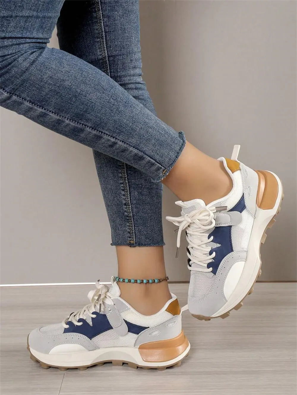 Supportive and fashionable orthopedic Sneakers