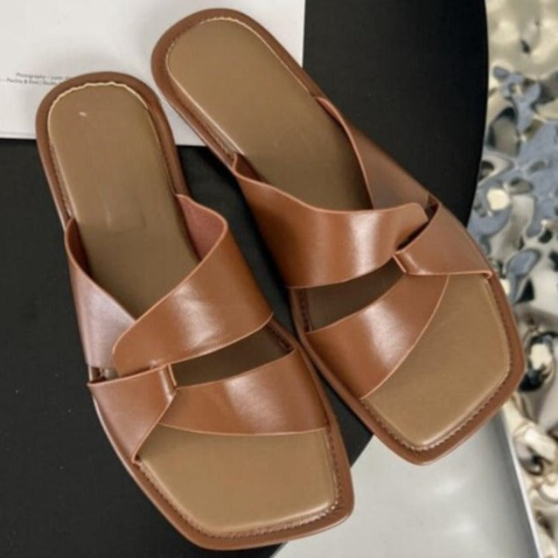 Brown Thick-Heeled Leather Sandals