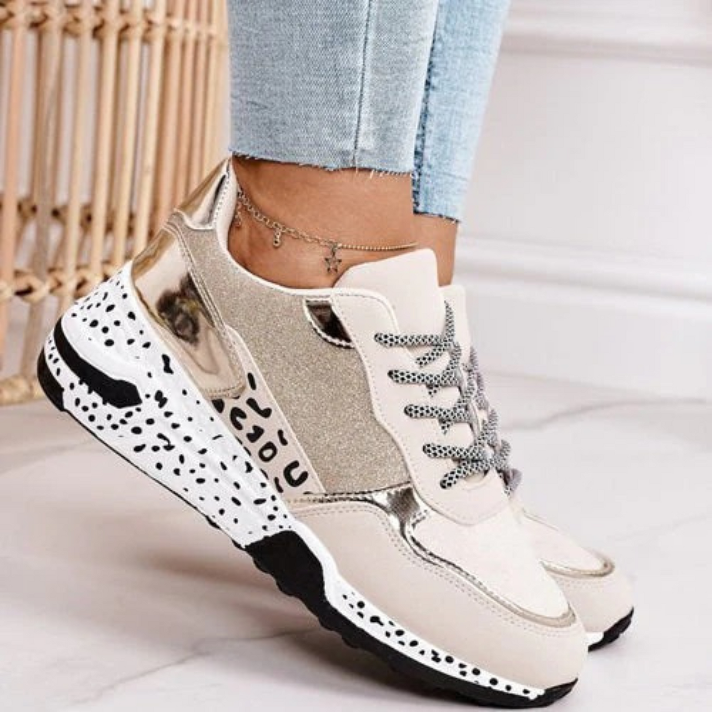 Comfortable and versatile orthopedic Sneakers