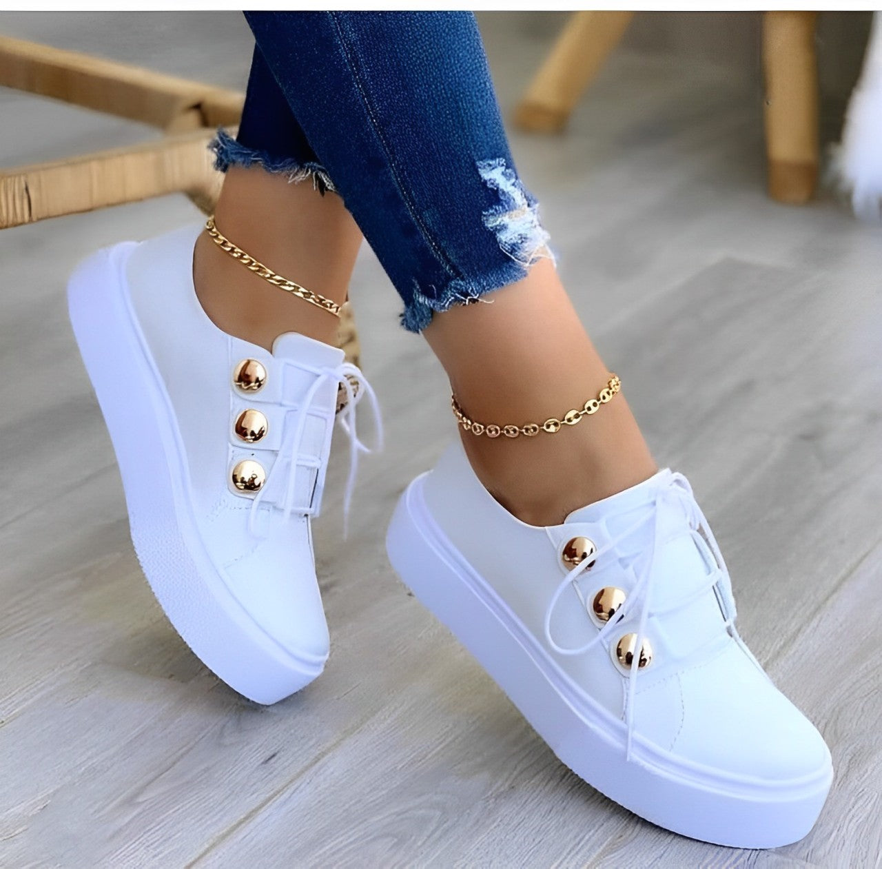 Elegant and detailed supportive Sneakers