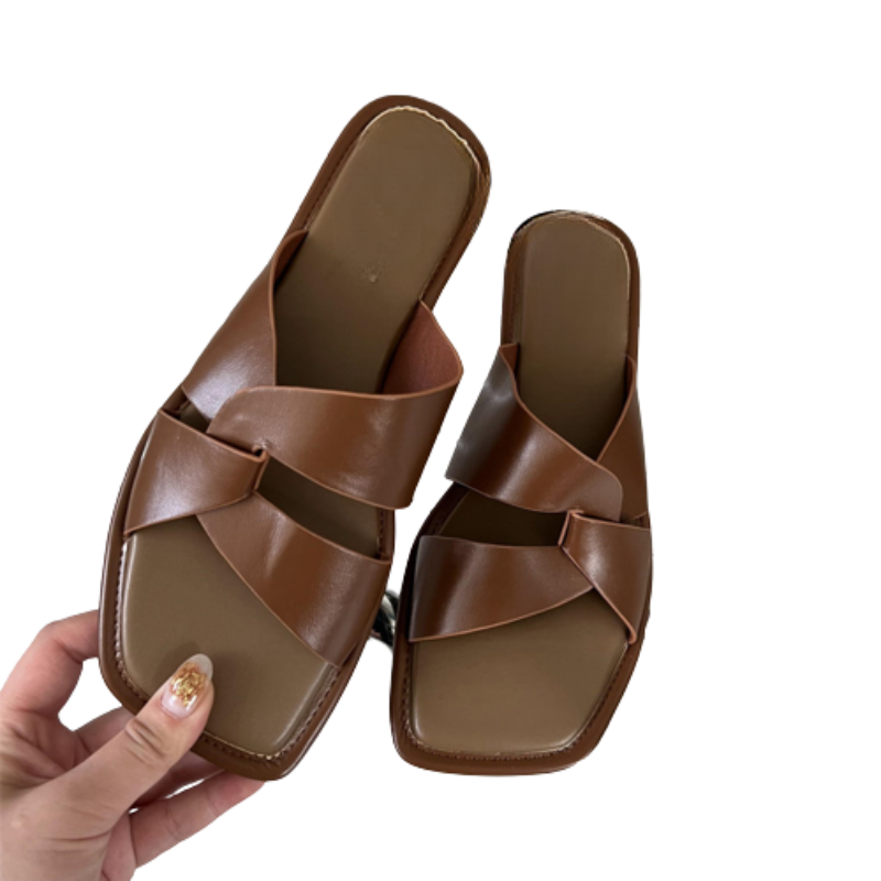 Brown Thick-Heeled Leather Sandals