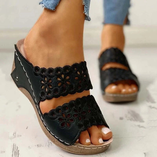 Casual and airy comfortable sandals