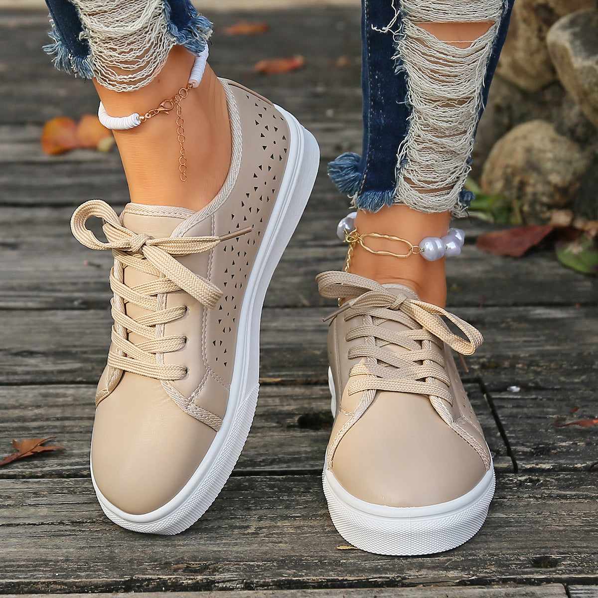 Elegant and detailed supportive Sneakers