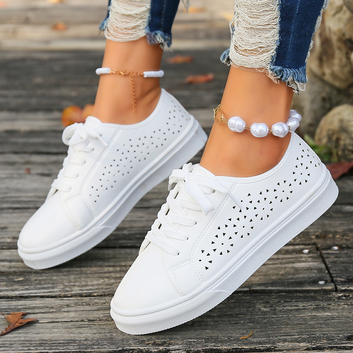 Elegant and detailed supportive Sneakers