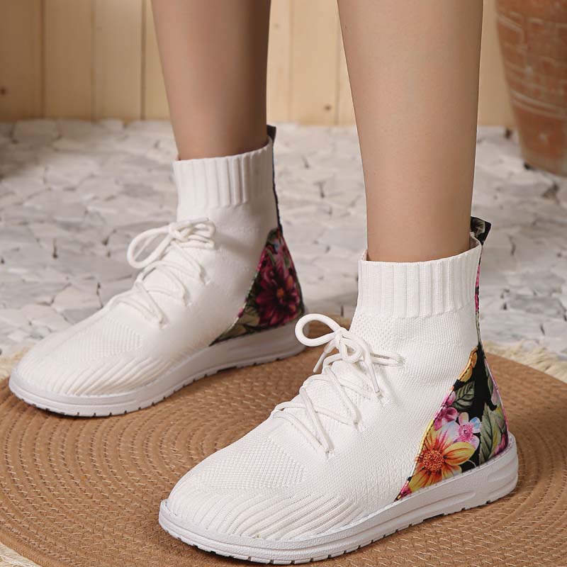 Supportive and fashionable orthopedic Sneakers