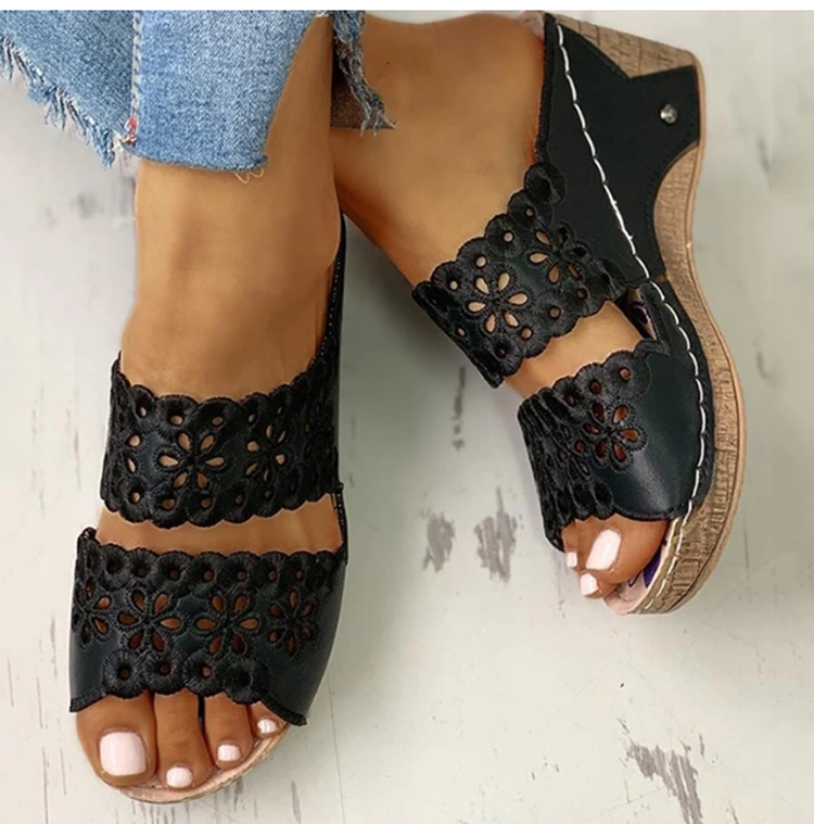 Casual and airy comfortable sandals