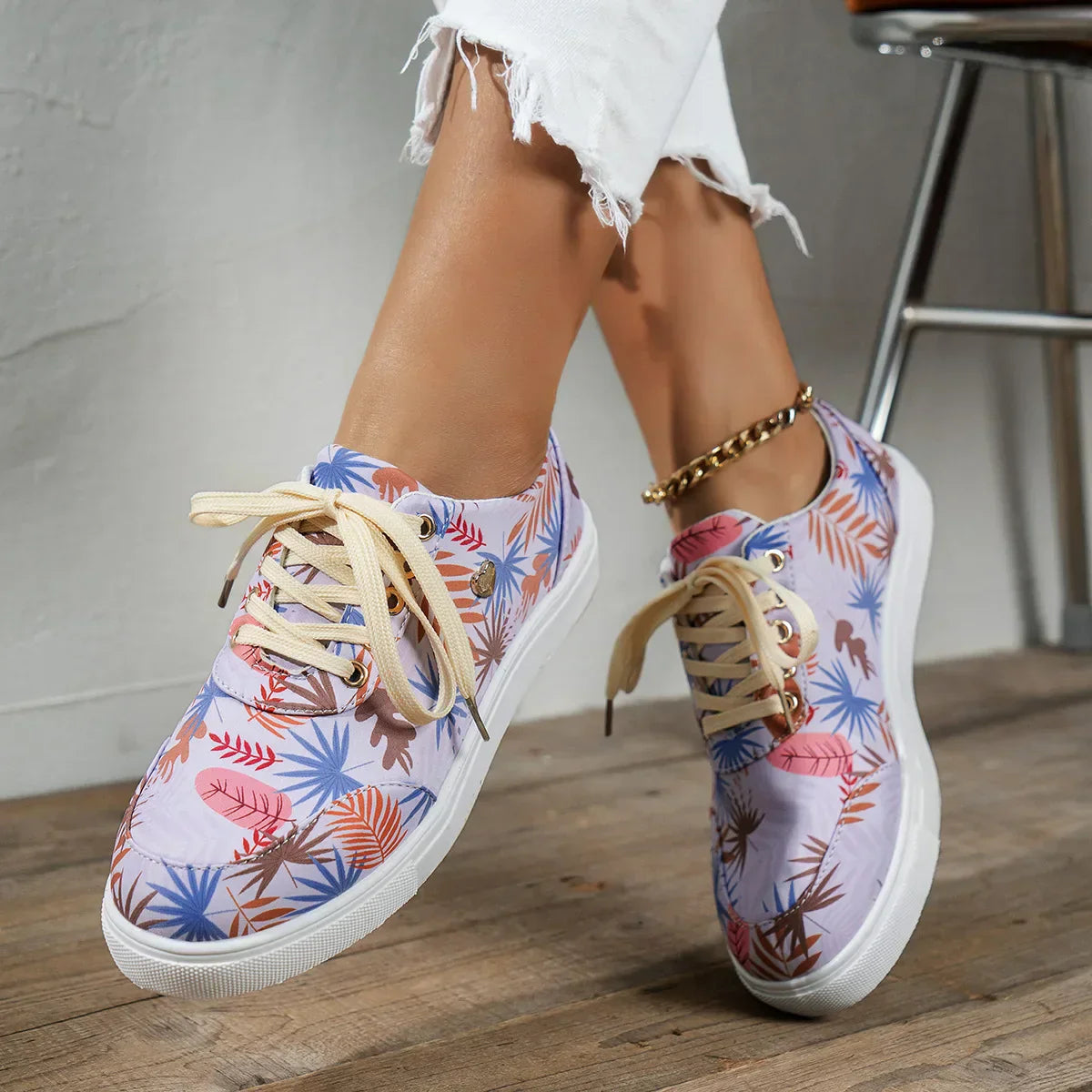 Hawaiian hibiscus print casual flats