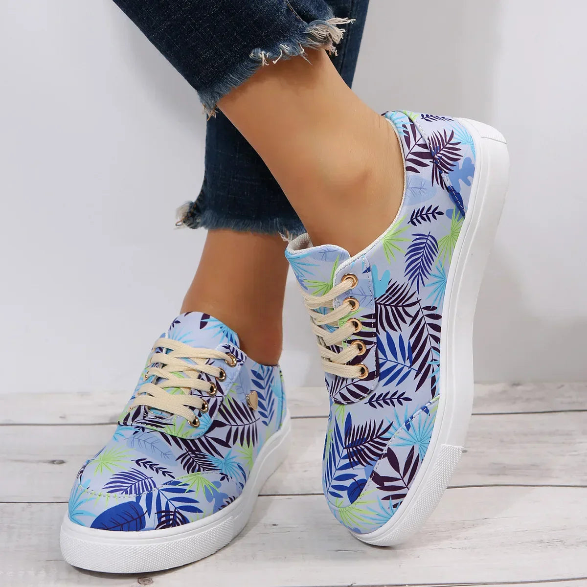 Hawaiian hibiscus print casual flats