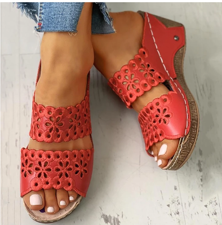 Casual and airy comfortable sandals