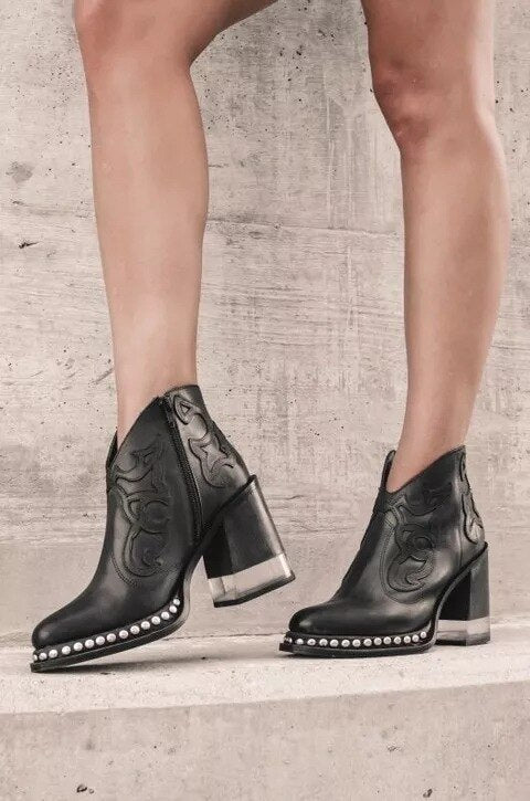 Casual and supportive orthopedic Ankle boots