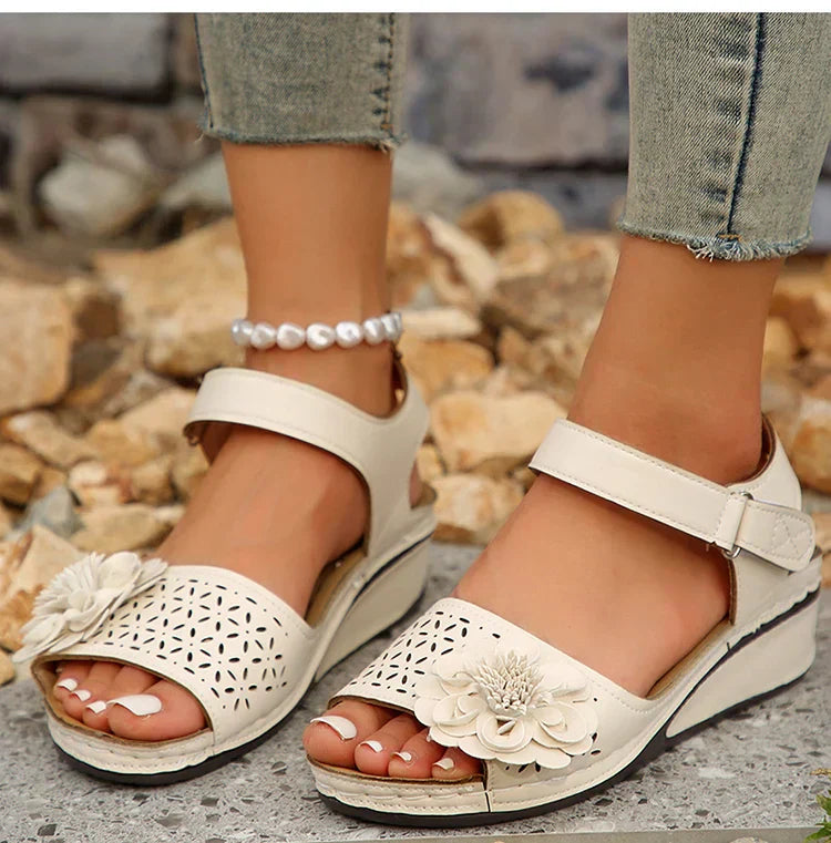 Casual and airy sandals