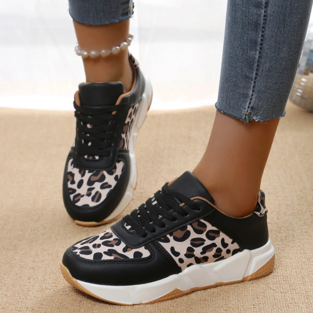 Casual and supportive orthopedic Shoes