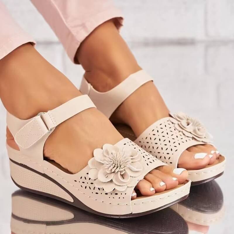 Casual and airy sandals