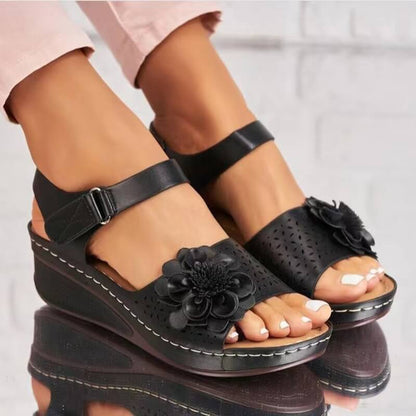 Casual and airy sandals