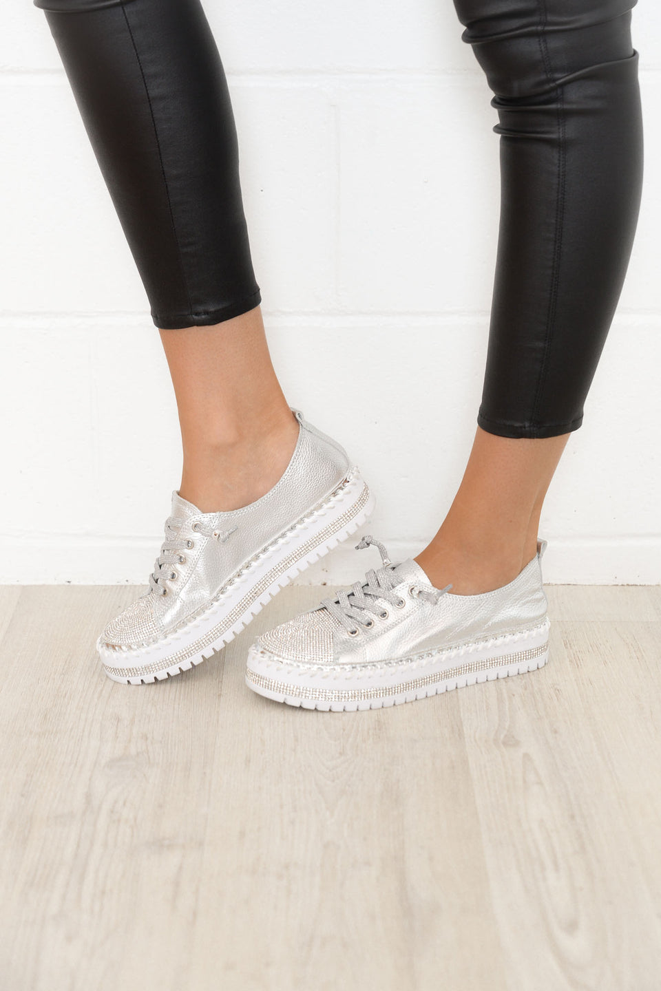 Flat Bottomed Sneakers with Rhinestone