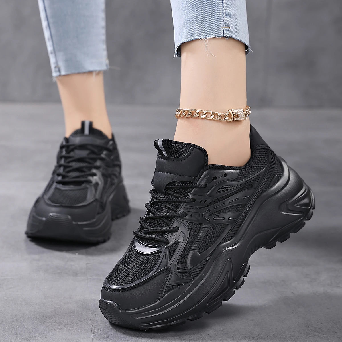 Fashionable supportive orthopedic Sneakers