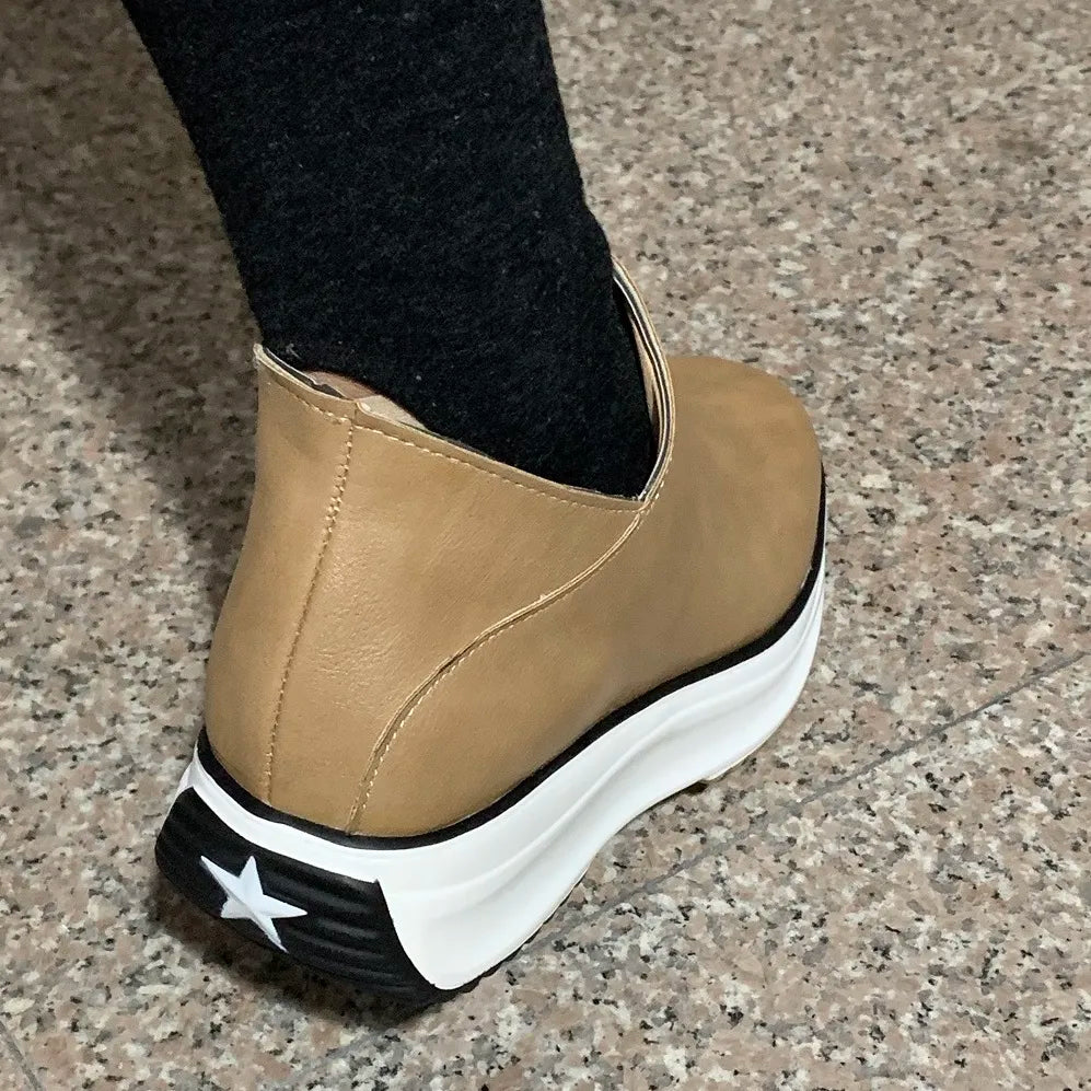 Supportive and versatile orthopedic Sneakers