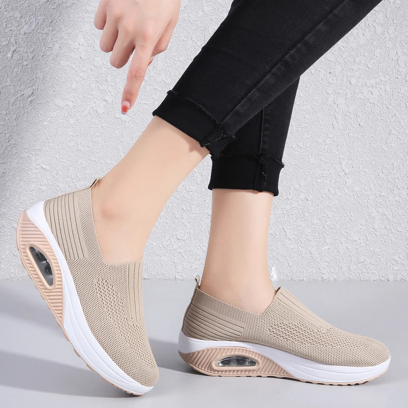 Elegant and airy summer trainers