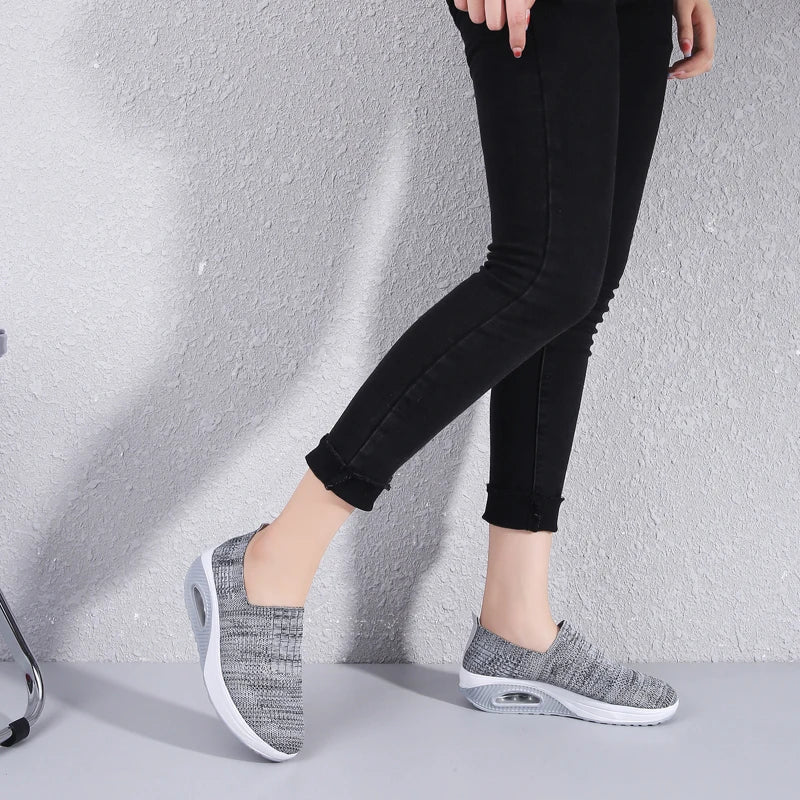 Elegant and airy summer trainers