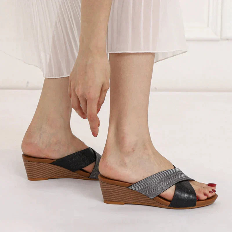 Casual and lightweight orthopedic Sandals