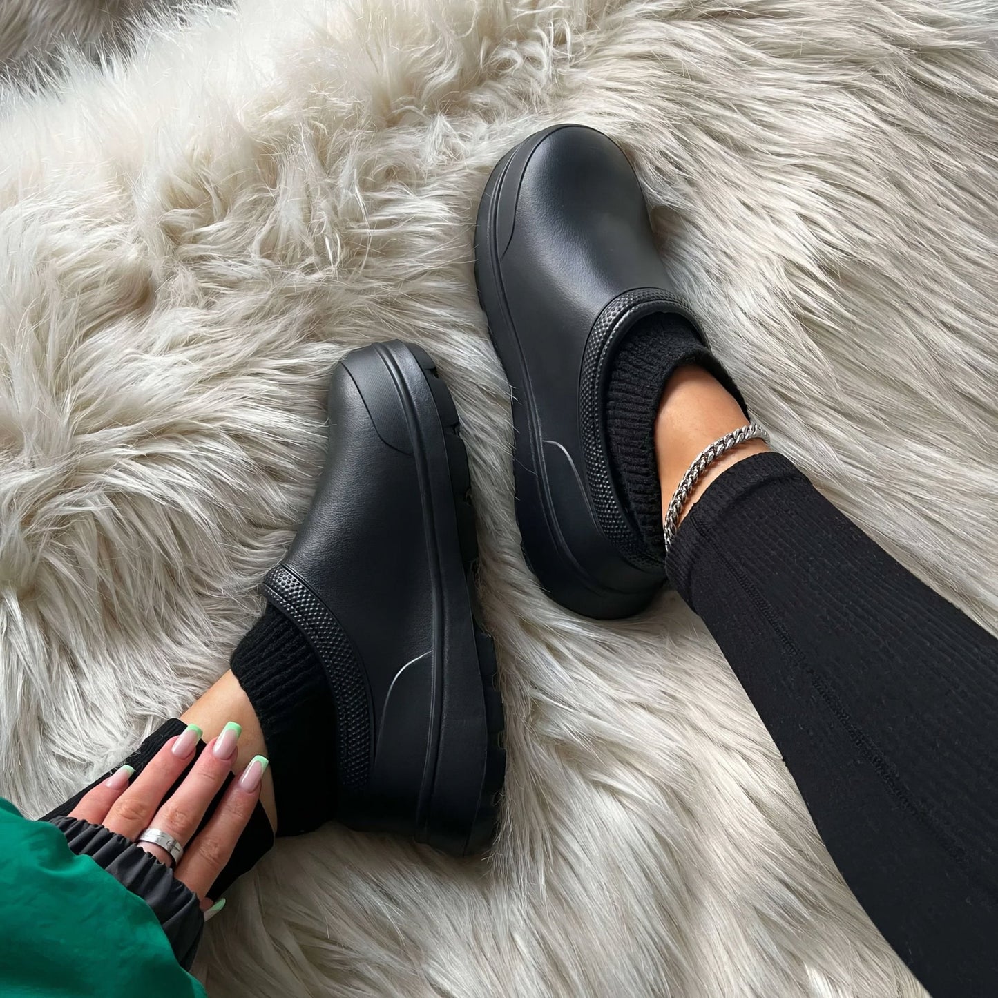 MInimalist Slip On Warm Clogs