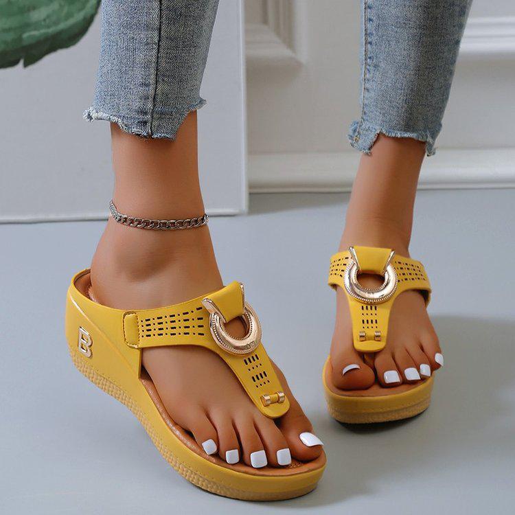 Comfortable sandals for women