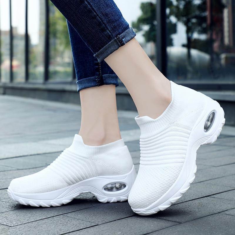 Orthopedic slip-on sneakers with arch support