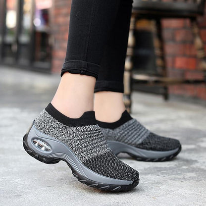 Orthopedic slip-on sneakers with arch support